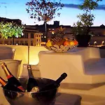Orange Hotel