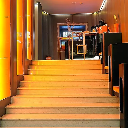 Orange רומא