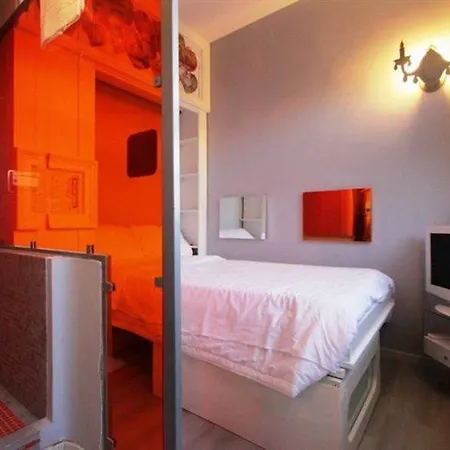 מלון Orange 4*