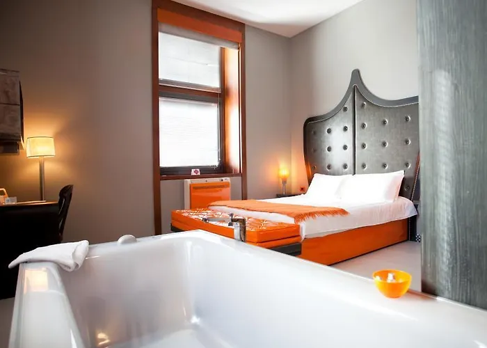Orange Hotell 4*