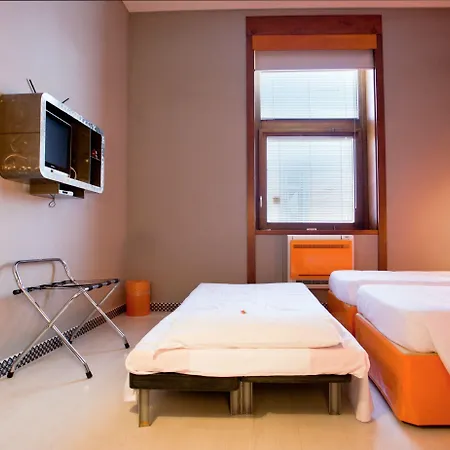 Orange Hotel