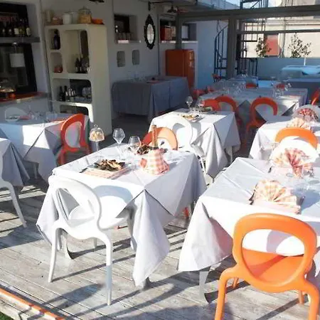 Hotell Orange 4*