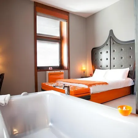 Orange Hotell 4*