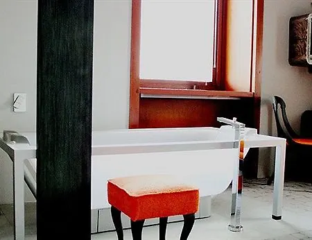 Hotell Orange 4*